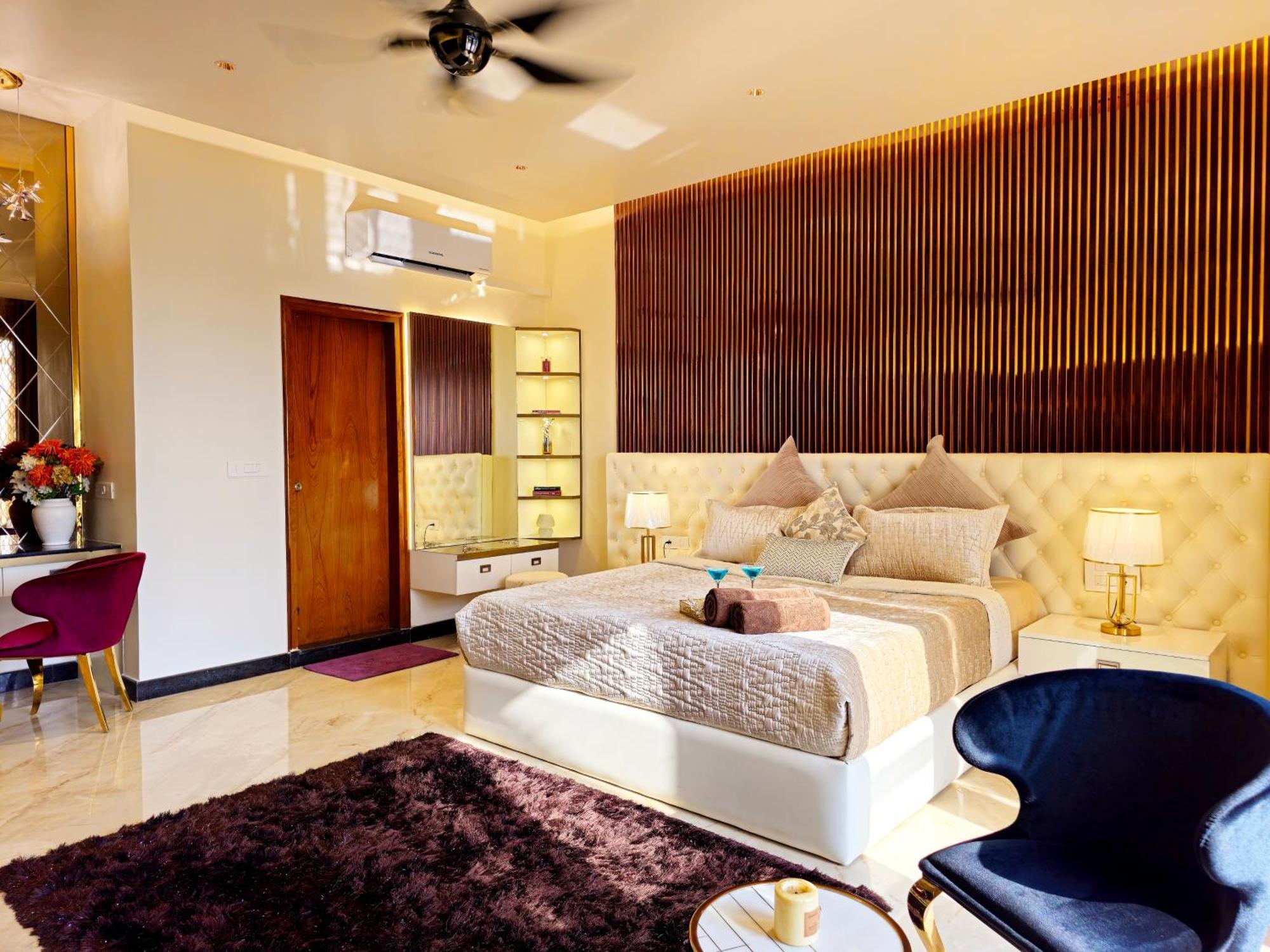 The Pentouz On 100 Feet Road Indiranagar - An Urban Luxury Retreat Daire Bangalore Dış mekan fotoğraf
