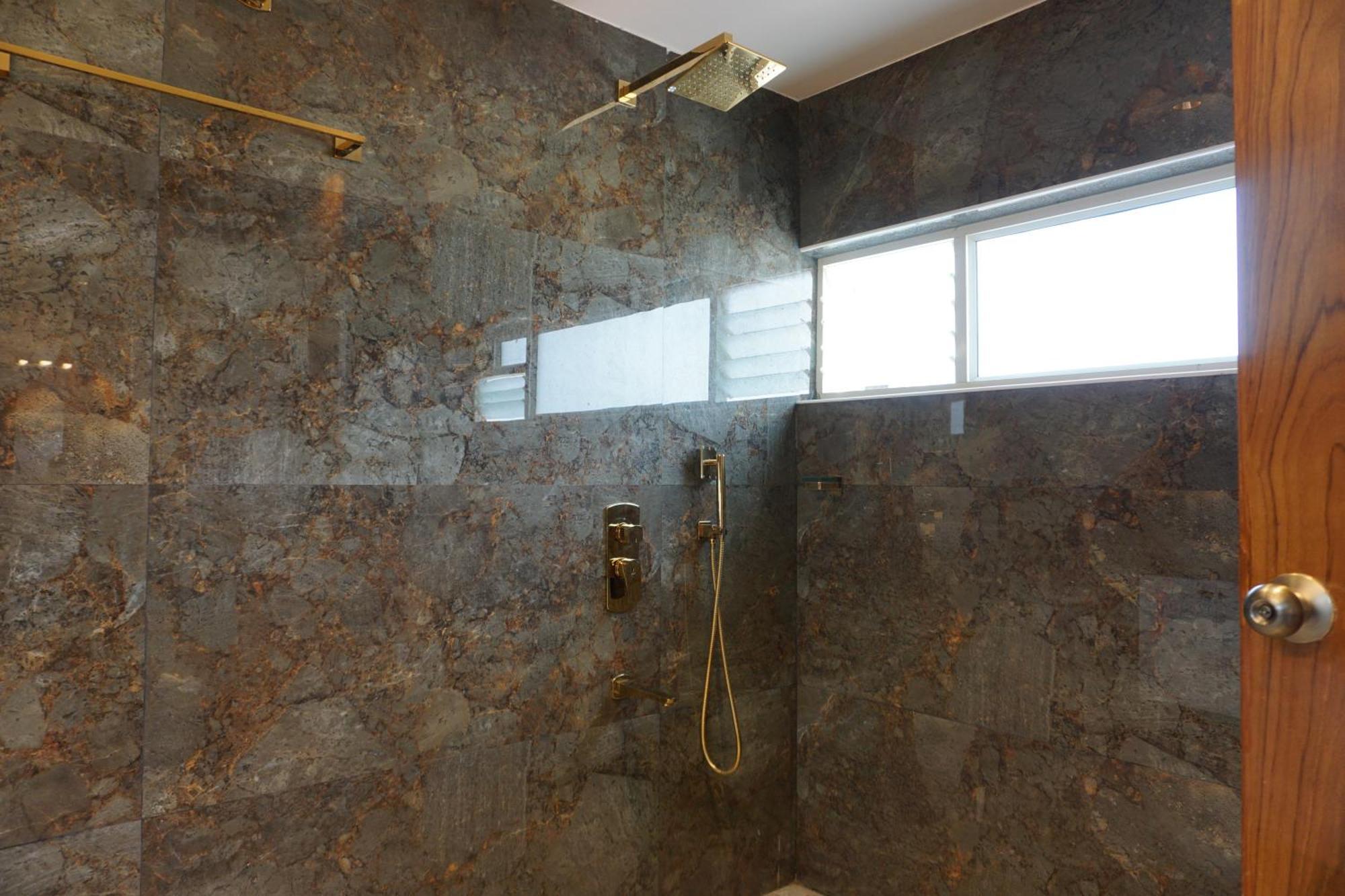 The Pentouz On 100 Feet Road Indiranagar - An Urban Luxury Retreat Daire Bangalore Dış mekan fotoğraf