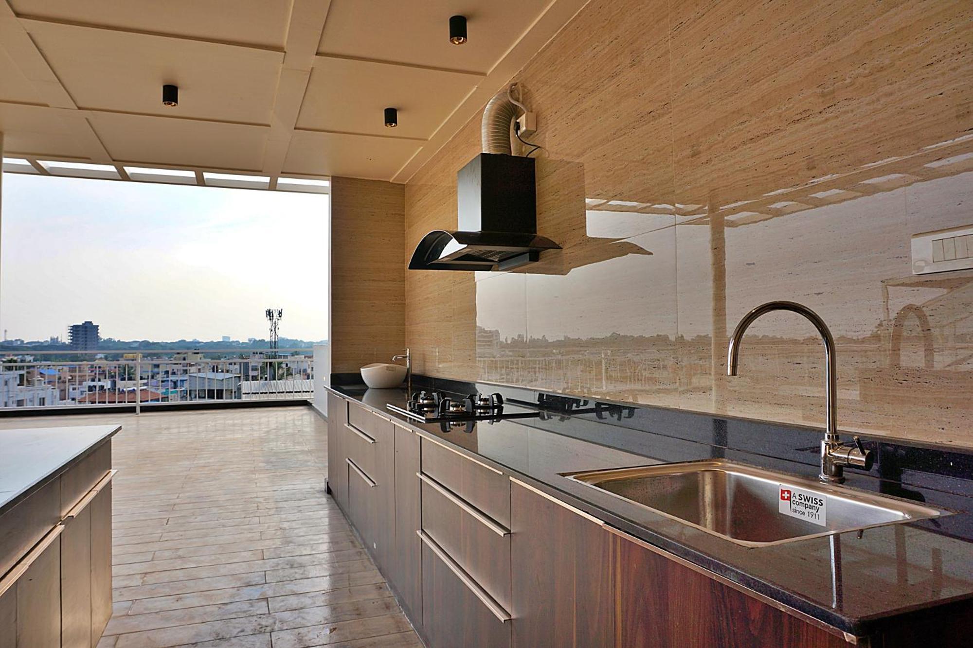 The Pentouz On 100 Feet Road Indiranagar - An Urban Luxury Retreat Daire Bangalore Dış mekan fotoğraf