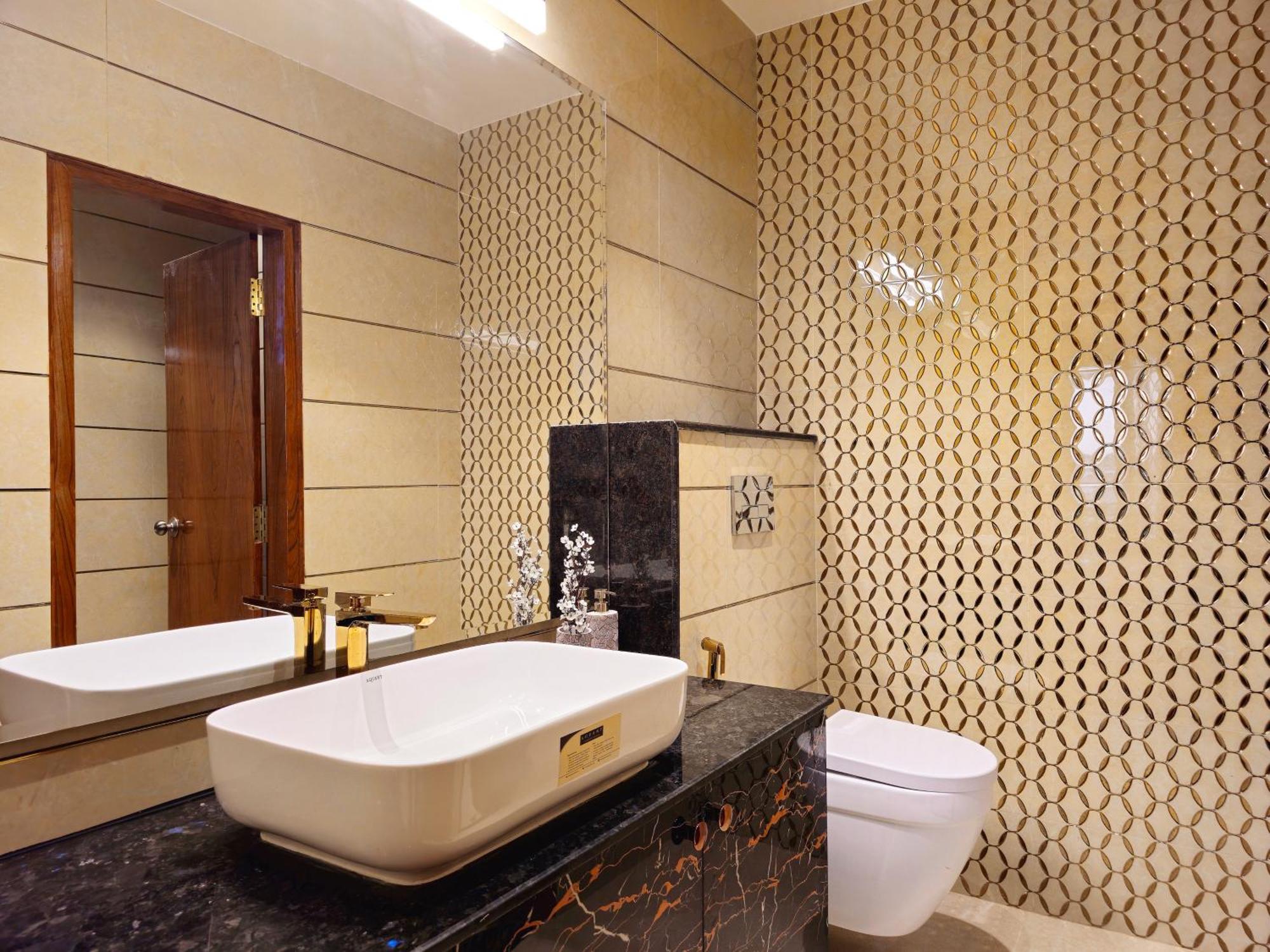 The Pentouz On 100 Feet Road Indiranagar - An Urban Luxury Retreat Daire Bangalore Dış mekan fotoğraf