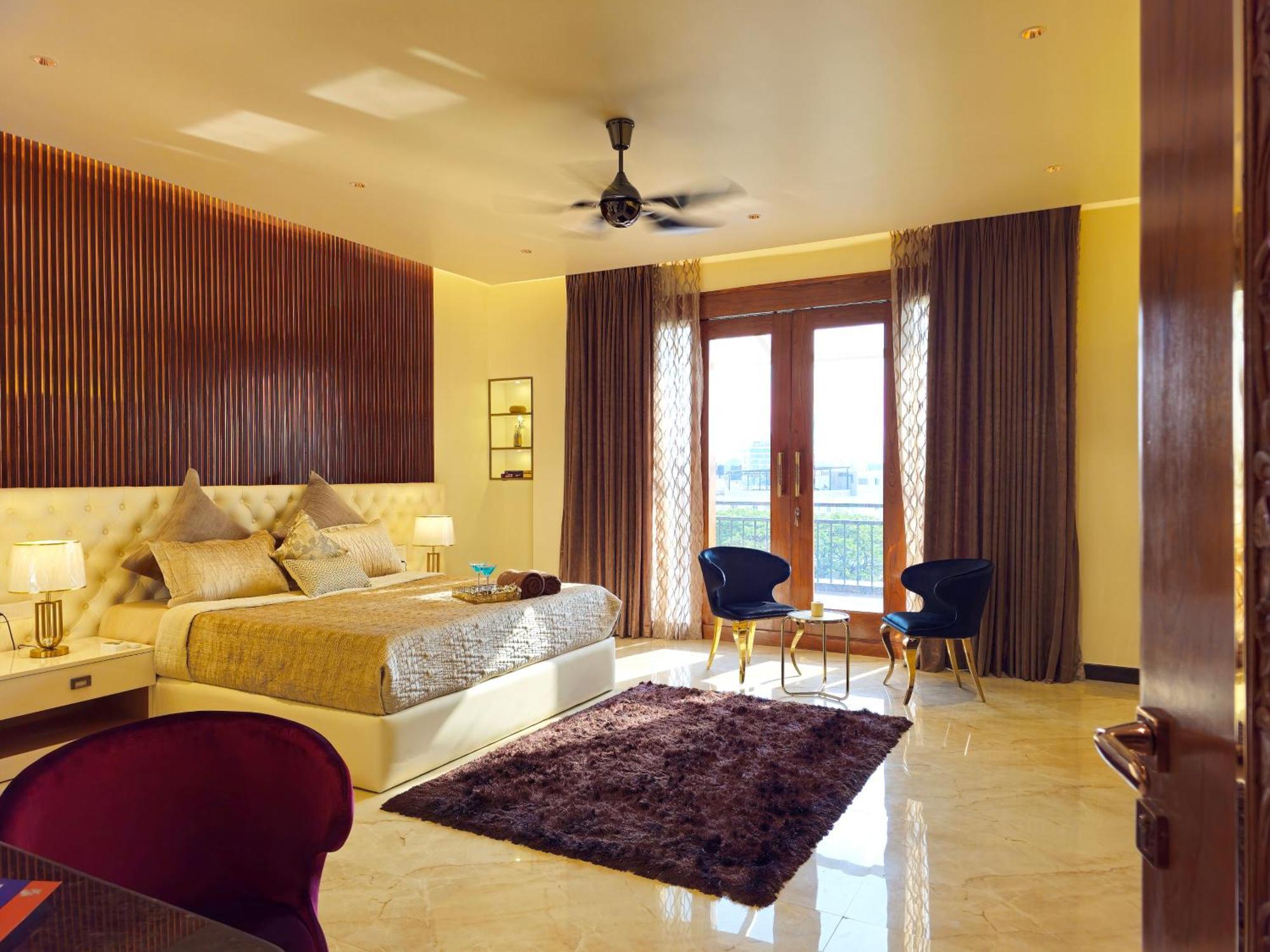 The Pentouz On 100 Feet Road Indiranagar - An Urban Luxury Retreat Daire Bangalore Dış mekan fotoğraf