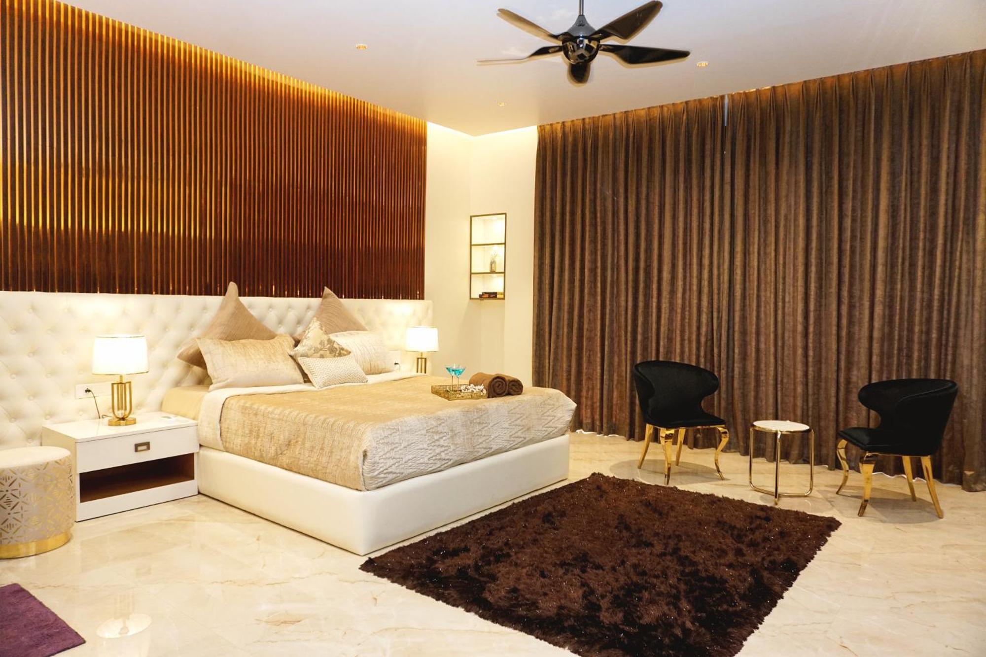 The Pentouz On 100 Feet Road Indiranagar - An Urban Luxury Retreat Daire Bangalore Dış mekan fotoğraf